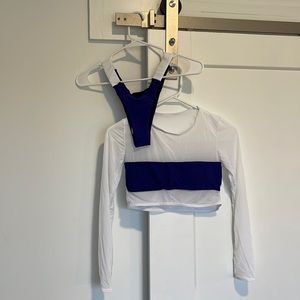 Super cute bikini. It don’t fit me.